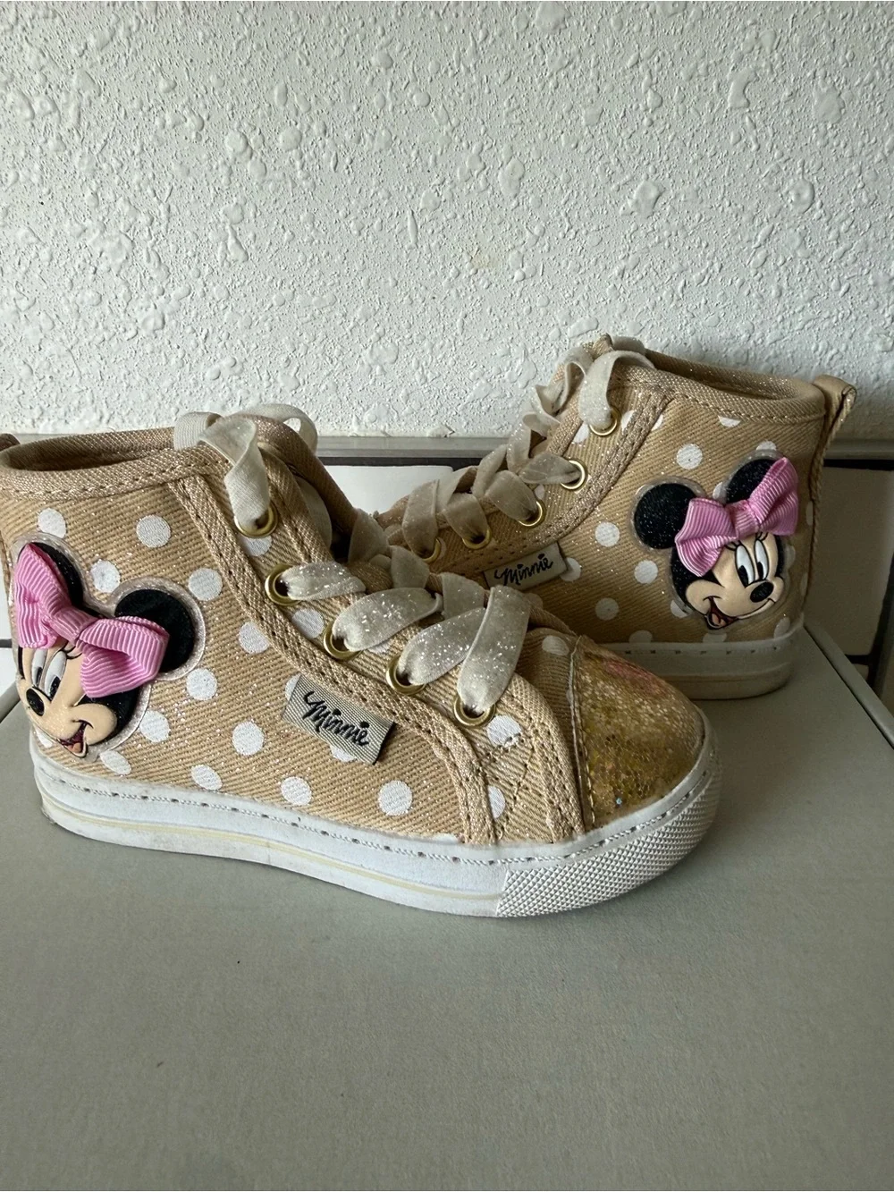 Minnie Mouse Beige Polka Dot High-Top Kids Sneakers